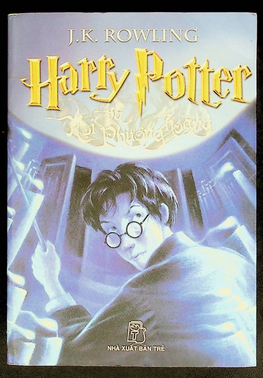 Harry Potter and the Order of the Phoenix (Vietnamese Edition)