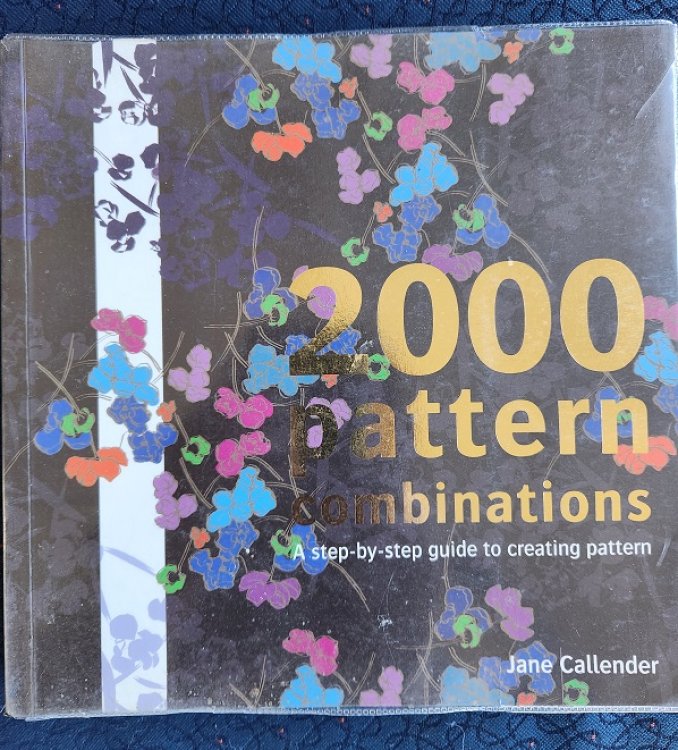 2000 Pattern Combinations: For Graphic, Textile and Craft Designers