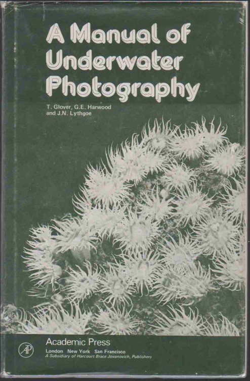 A MANUAL OF UNDERWATER PHOTOGRAPHY.