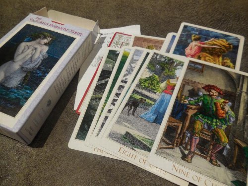 Victorian Romantic Tarot Deck: Based on Original Victorian Engravings