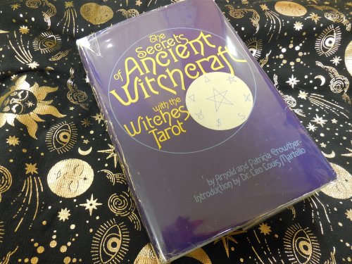 The Secrets of Ancient Witchcraft - With the Witches Tarot