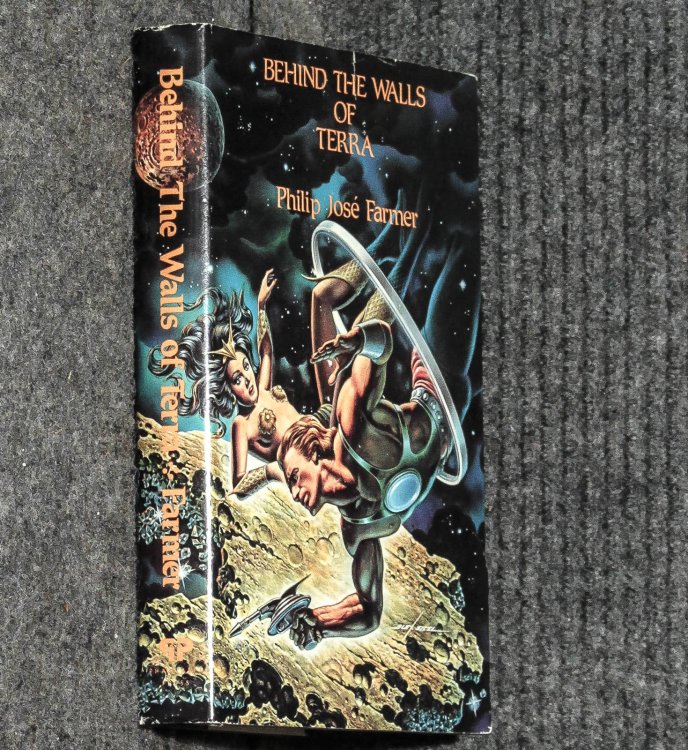 Behind The Walls Of Terra [1st Trade Ediiton] Vol IV In The Workd Of Tiers