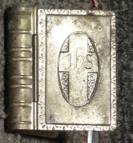 MINIATURE BIBLE IN WHITE METAL CASE