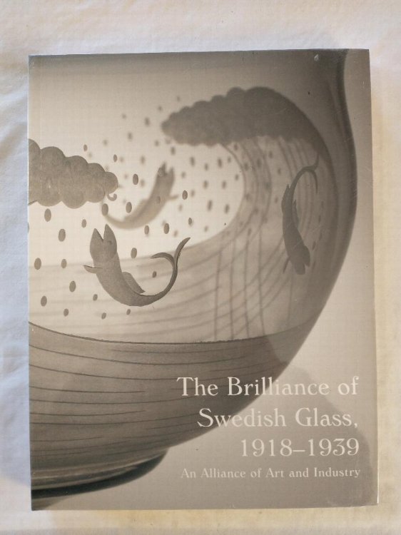 THE BRILLIANCEOF SWEDISH GLASS 1918 - 1939