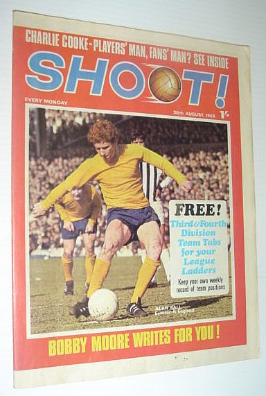 SHOOT! Soccer/Football Magazine, 30 August 1969 *CRYSTAL PALACE - FIRST DIVISION NEWCOMERS - COLOUR TEAM CENTERFOLD*